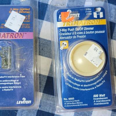 Lot 333: Light Dimmer/Switch