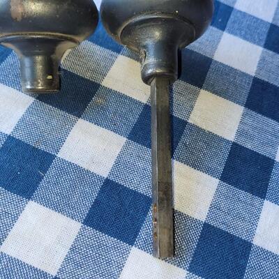 Lot 335: Vintage Doorknobs 