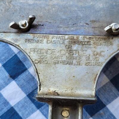 Lot 338: Redi Gril Heavy Duty Scraper