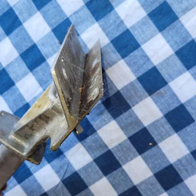 Lot 338: Redi Gril Heavy Duty Scraper