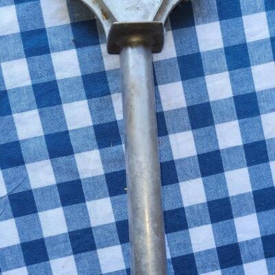 Lot 338: Redi Gril Heavy Duty Scraper