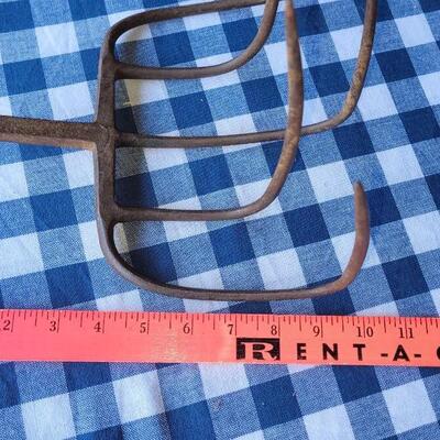 Lot 346: Old Farm Rake