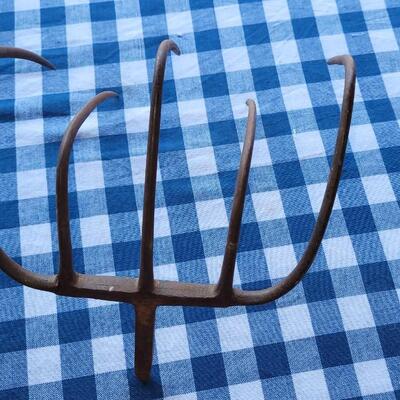 Lot 346: Old Farm Rake