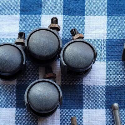Lot 366: Antique & Modern Casters 