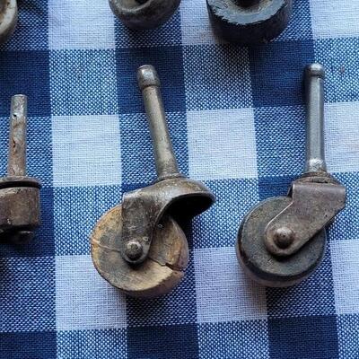 Lot 366: Antique & Modern Casters 