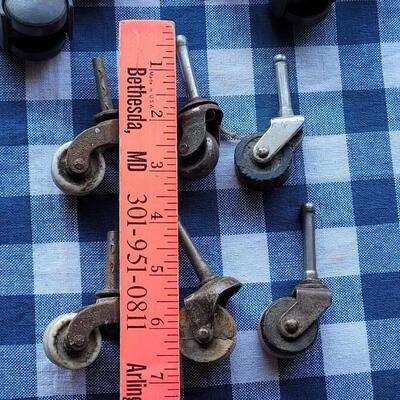 Lot 366: Antique & Modern Casters 