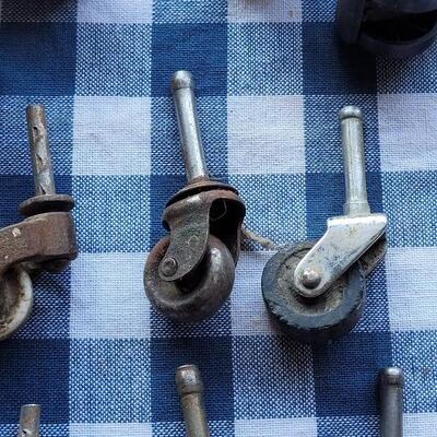 Lot 366: Antique & Modern Casters 