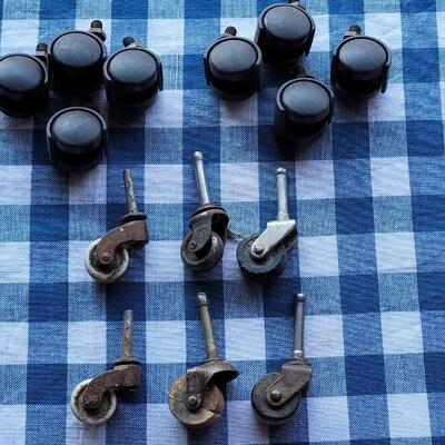 Lot 366: Antique & Modern Casters 