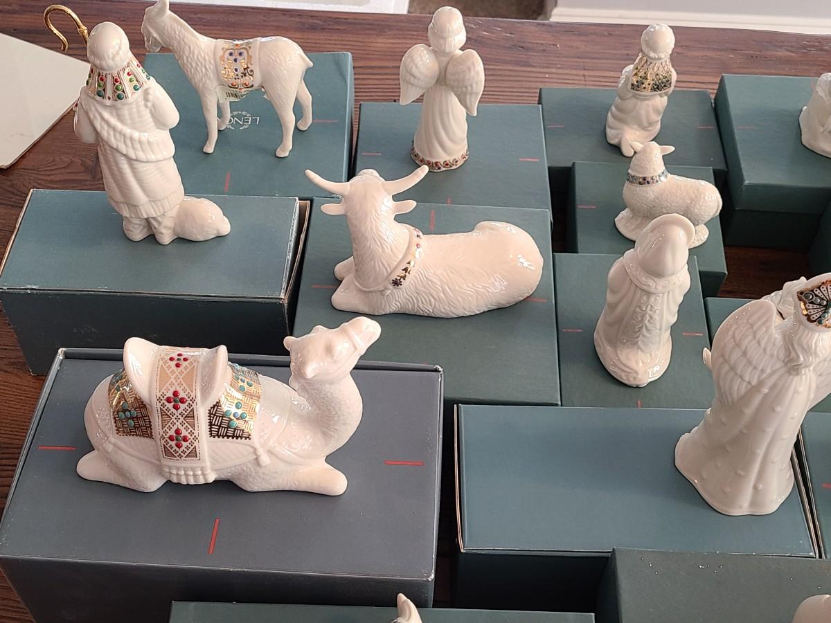 Lot 500 Vintage Lenox Jeweled Nativity Piece Set