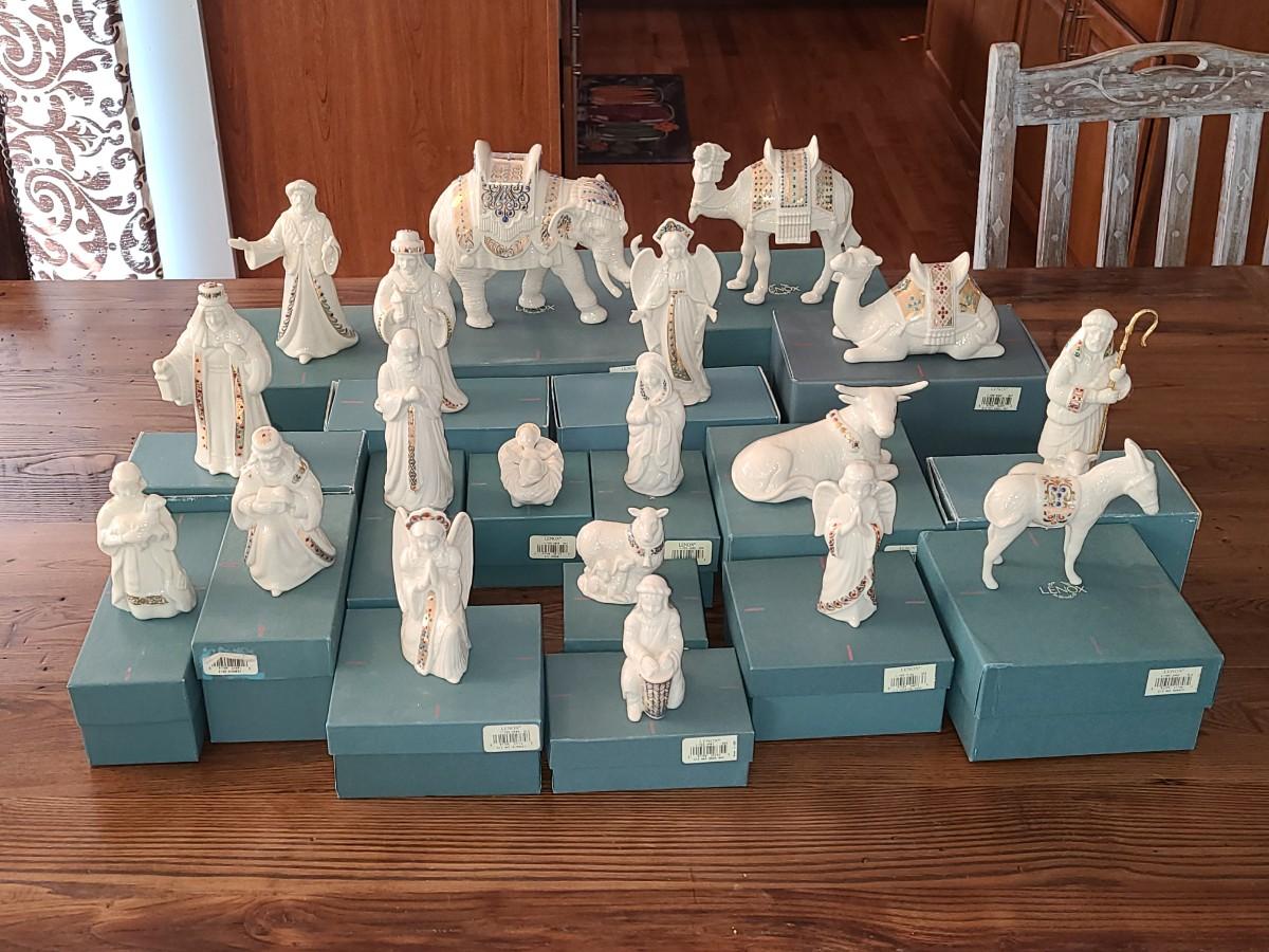 Lot 500: Vintage Lenox Jeweled Nativity Nineteen Piece Set! |  EstateSales.org