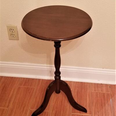 Lot #37  Decorative 3 leg table