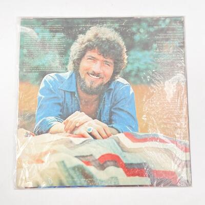 MAC DAVIS â€œBABY DONâ€™T GET HOOKED ON MEâ€ VINYL RECORD #1