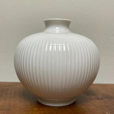 1967 Mid Century Royal Copenhagen 4.5” Ribbed Small Vase White Hans Henrik Hansen HHH