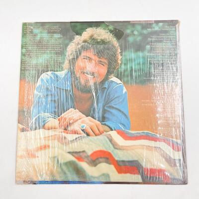 MAC DAVIS â€œBABY DONâ€™T GET HOOKED ON MEâ€ VINYL RECORD #2