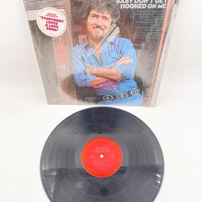 MAC DAVIS â€œBABY DONâ€™T GET HOOKED ON MEâ€ VINYL RECORD #2