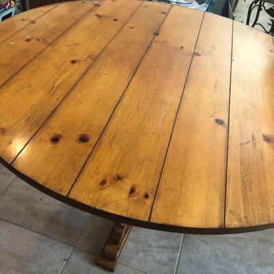 Lot 72 - Round Table, Pine by Drexel Heritage