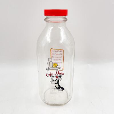 â€œCATâ€™S MEOW MILKâ€ SYLVESTER AND TWEETY BIRD GLASS MILK JUG