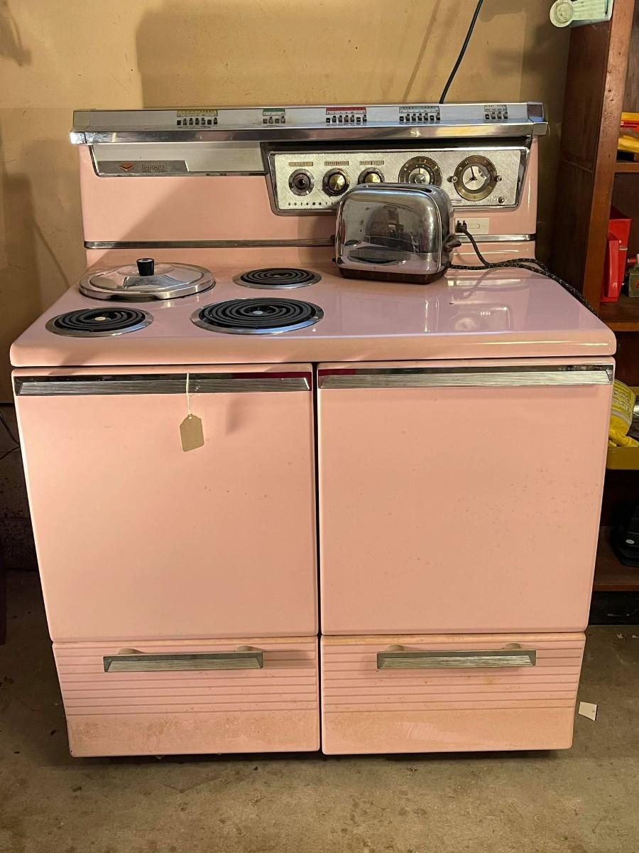 Lot 1 Amazing Pink Stove