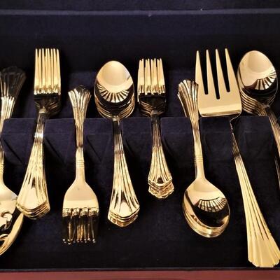 Lot #58  Set of International Silverplate flatware in box