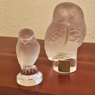 Lot #65  Set of 2 LALIQUE crystal Owl figurines