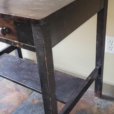 Lot 16: Vintage Small Writing Desk