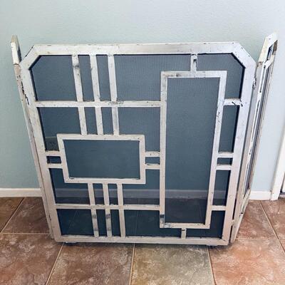 LOT 59  ART DECO STYLE FIREPLACE SCREEN  