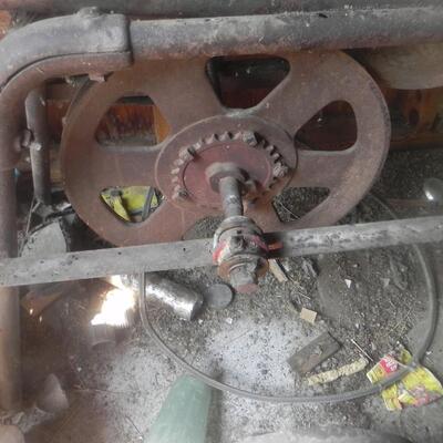 ANTIQUE GRINDER