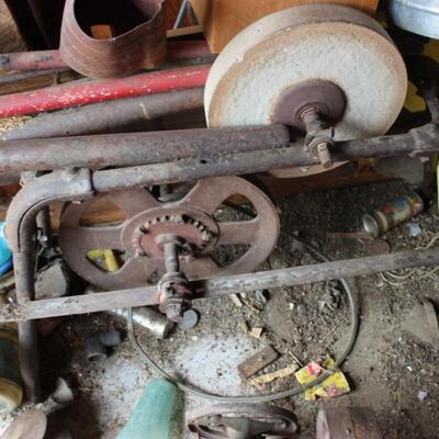 ANTIQUE GRINDER