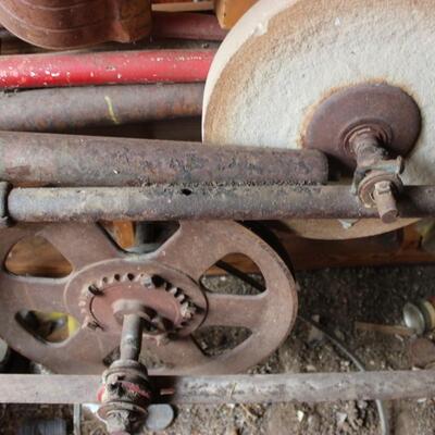 ANTIQUE GRINDER