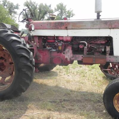 INTERNATIONAL TRACTOR