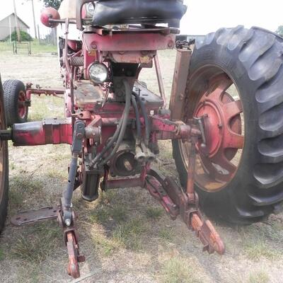 INTERNATIONAL TRACTOR