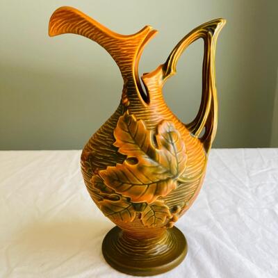 LOT 68 ST  ROSEVILLE POTTERY RUST BUSHBERRY EWER 