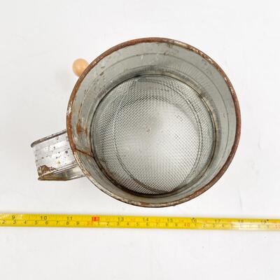VINTAGE METAL FLOUR SIFTER