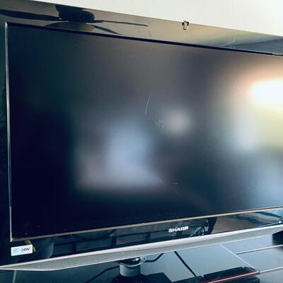 LOT 75  SHARP HDTV 