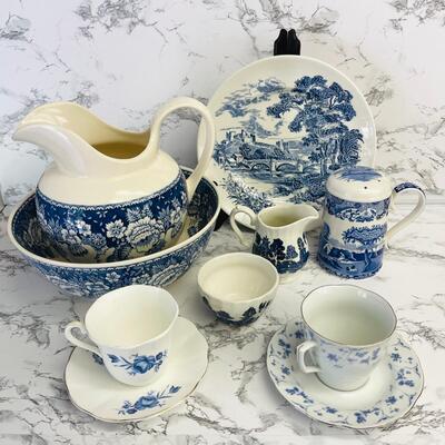 LOT 106 ST   VINTAGE BLUE & WHITE CHINA GROUP SPODE WEDGEWOOD 