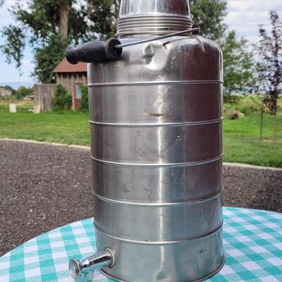 Lot 25: Vintage Carrollton Mfg. Co. Water Cooler Dispenser