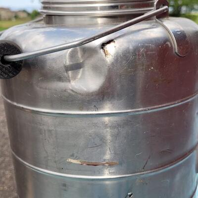 Lot 25: Vintage Carrollton Mfg. Co. Water Cooler Dispenser