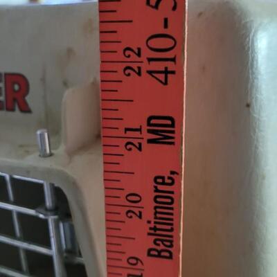 Lot 28: Pet Porter Carrier 