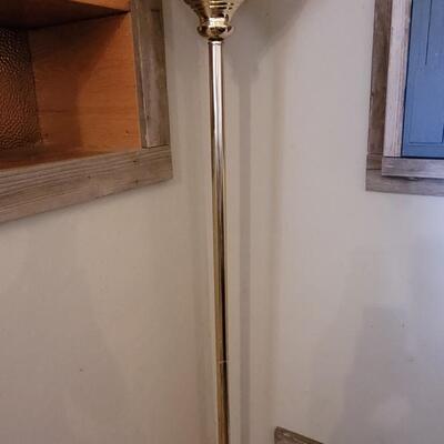 Lot 47: Floor Lamp