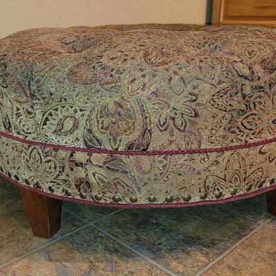 Lot 49: Ottoman 
