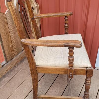 Lot 62: Vintage Captain's Chair