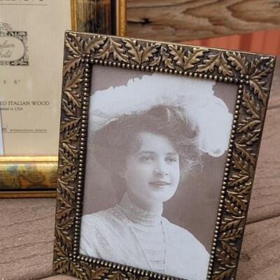 Lot 67: Mixed Gold Picture Frames