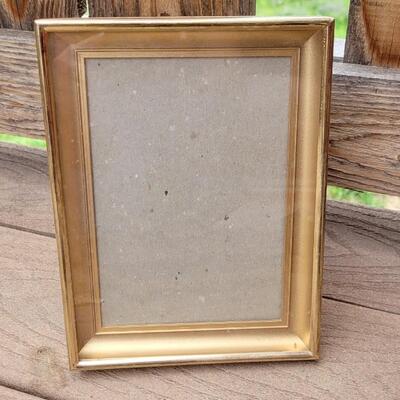 Lot 67: Mixed Gold Picture Frames