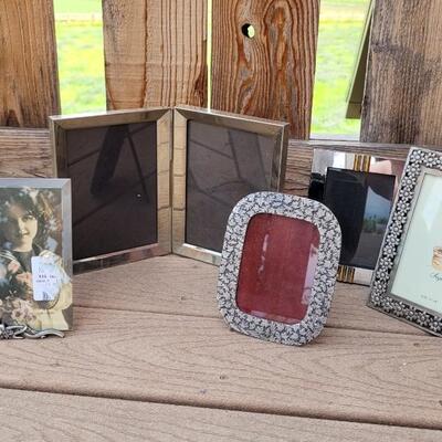Lot 71: Silver Tone Picture Frames