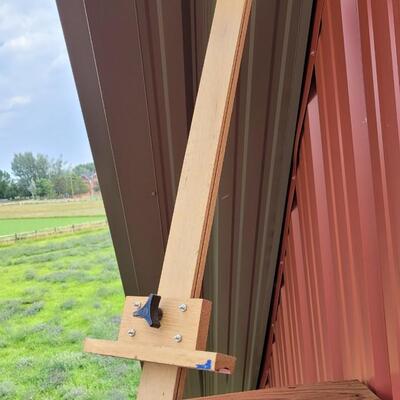 Lot 83: Foldable Easel 