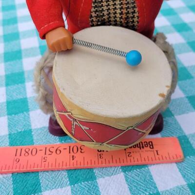 Lot 95: Vintage DRUMMING INDIAN "Joe" - Alps Tin Toy - Battery Operated- untested