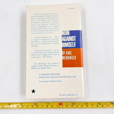 â€œMAN AGAINST HIMSELFâ€ PAPERBACK BOOK BY TOPEKAN KARL MENNINGER 