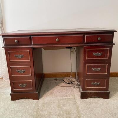 Lot 11 - Singer Touch & Sew 630 w/ desk and Stool