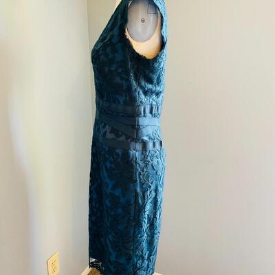 LOT 137    DESIGNER TADASHI SHOJI TEAL LACE COCKTAIL DRESS SIZE 8