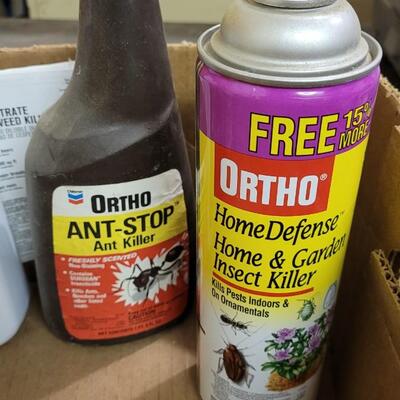 Lot 127: Assortment of agarden Pest Control Products 50%+ 